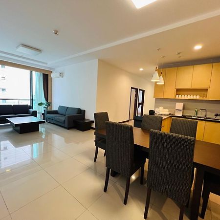 Imperial Grand Suite Apartment Kuching Exterior photo