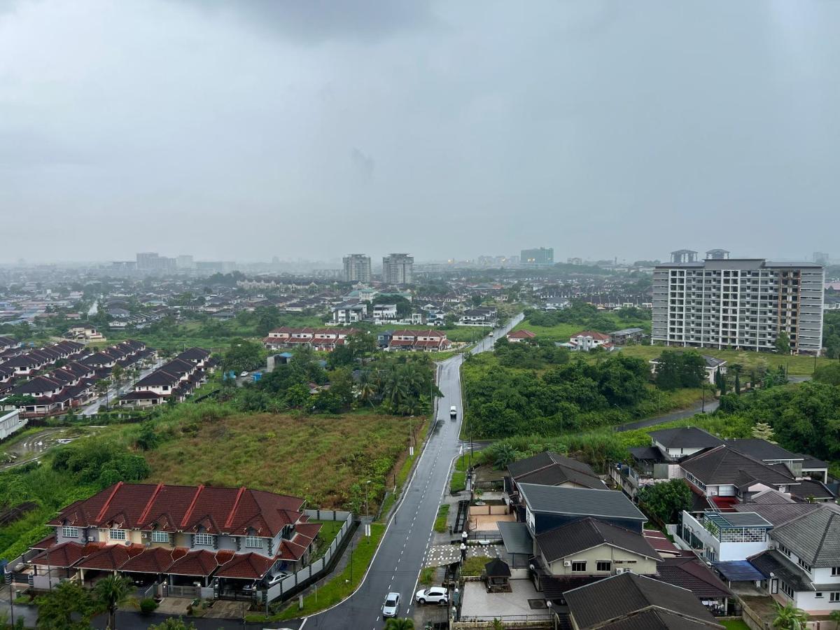 Imperial Grand Suite Apartment Kuching Exterior photo
