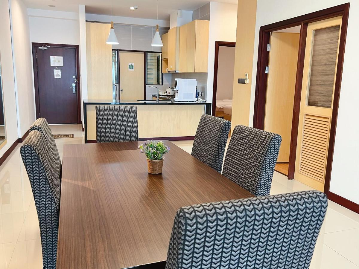 Imperial Grand Suite Apartment Kuching Exterior photo