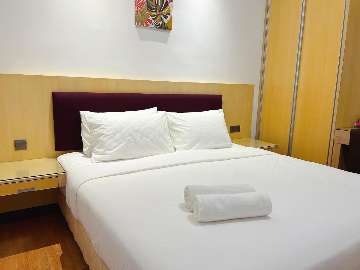 Imperial Grand Suite Apartment Kuching Exterior photo