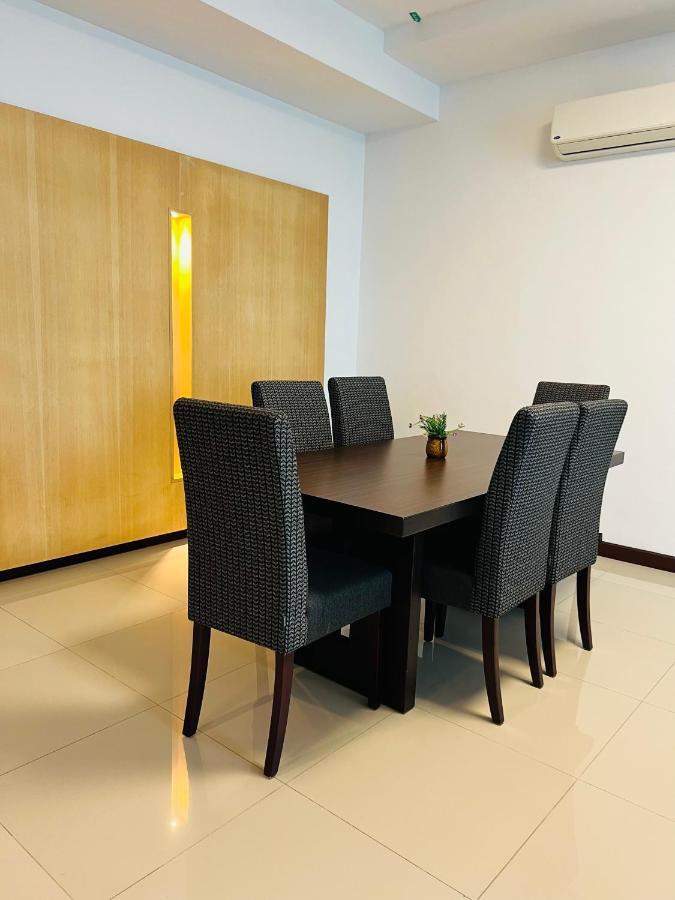 Imperial Grand Suite Apartment Kuching Exterior photo