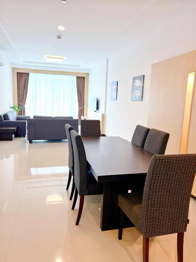 Imperial Grand Suite Apartment Kuching Exterior photo