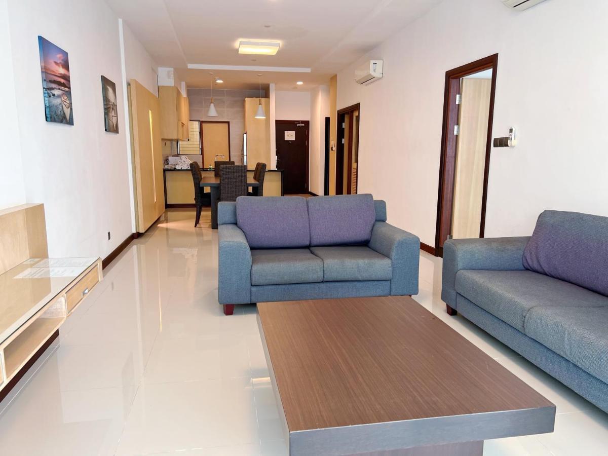 Imperial Grand Suite Apartment Kuching Exterior photo