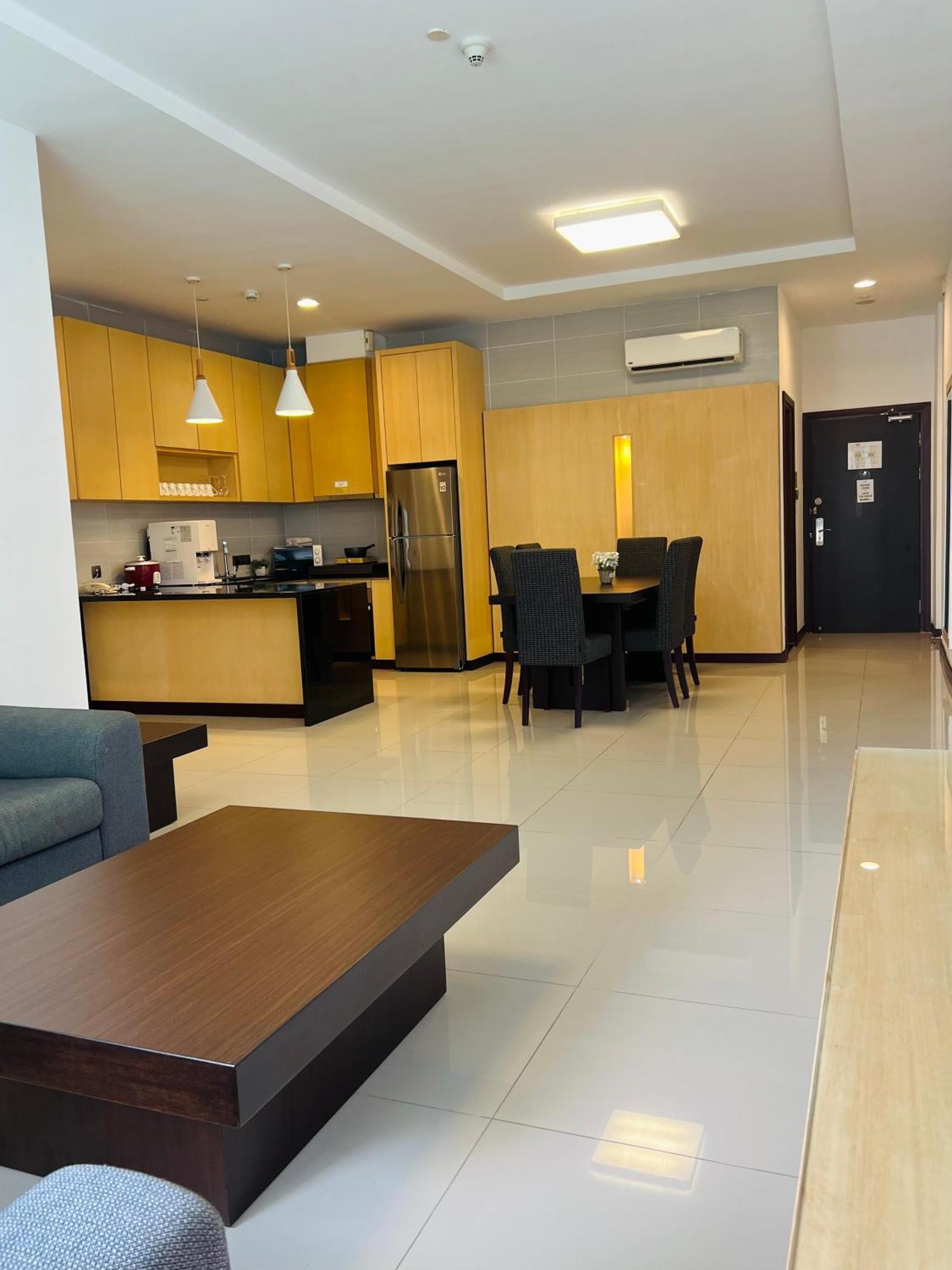 Imperial Grand Suite Apartment Kuching Exterior photo